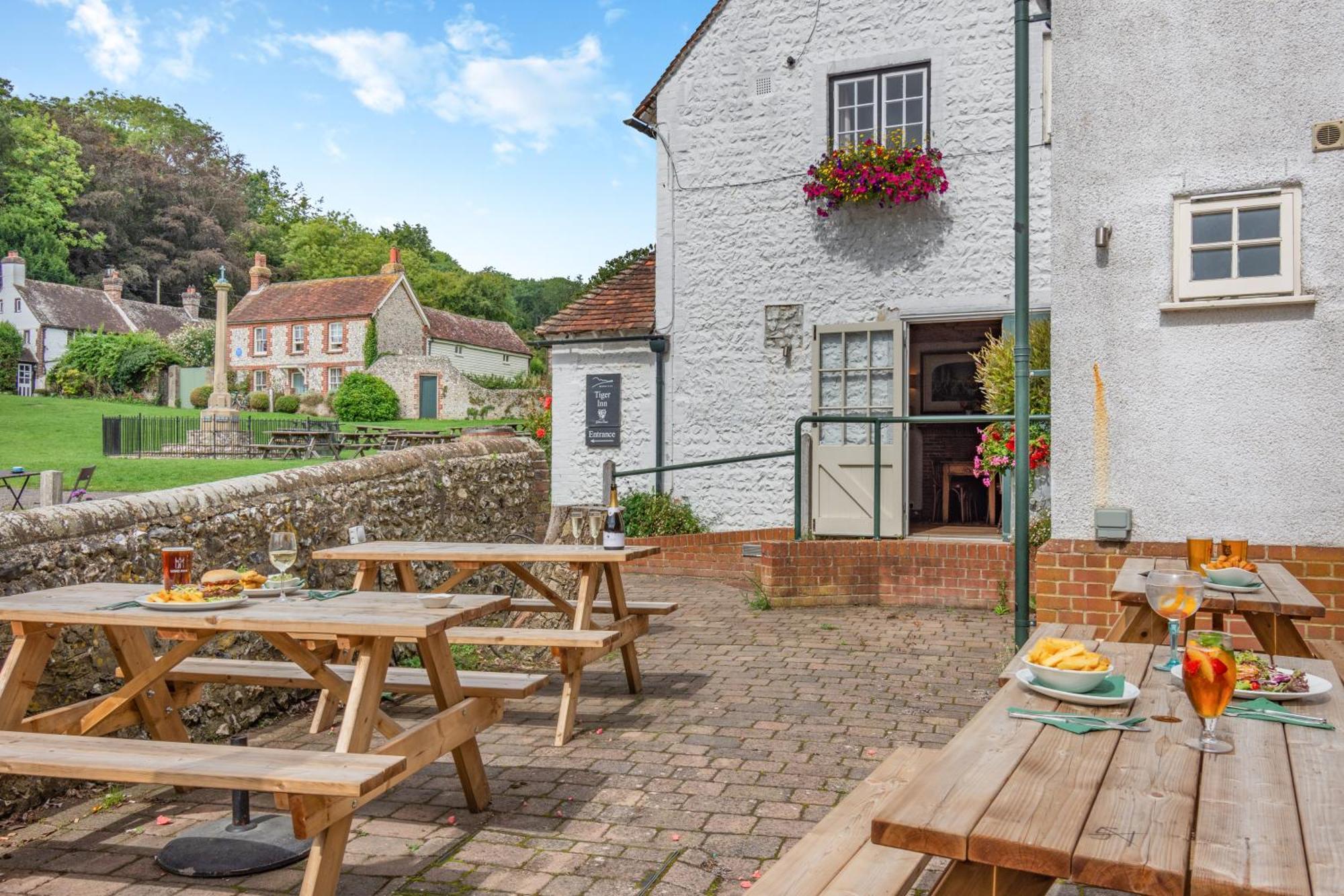 Tiger Inn - Grace Eastdean Esterno foto